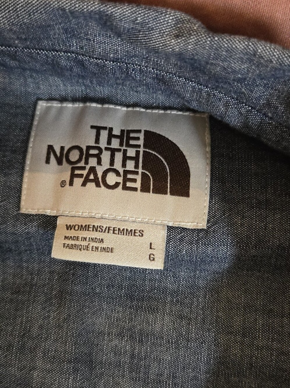 The North Face (89$) | Chambray Button-Up Shirt Dress in Denim Blue, Size L - Picture 4 of 9